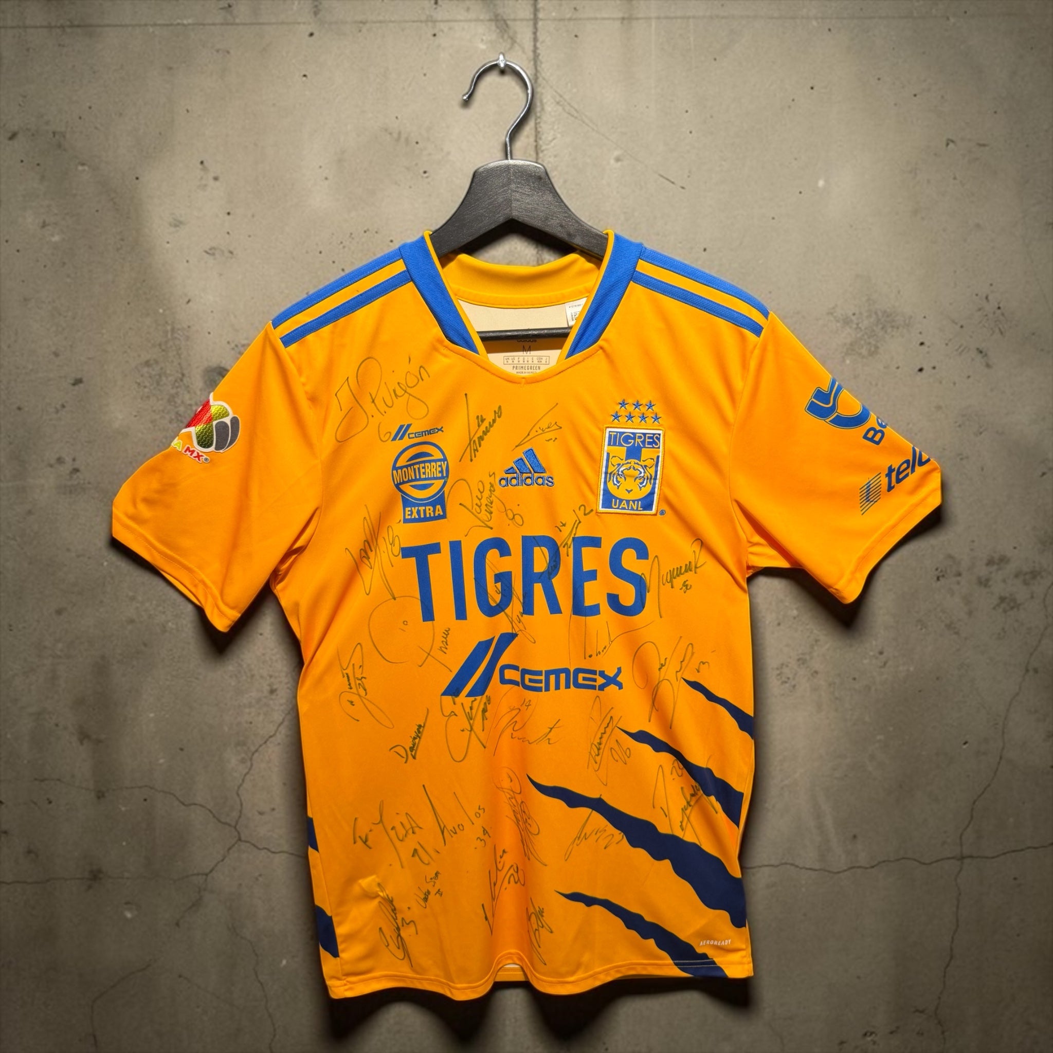 Jersey Utileria Tigres de Juan Pablo Vigón